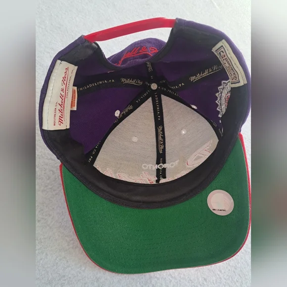 Mitchell & Ness Toronto Raptors two-tone snapback cap in purple and red - Picture 5 of 11